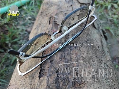 แว่นตา กับสายยางรัดหน้ากาก