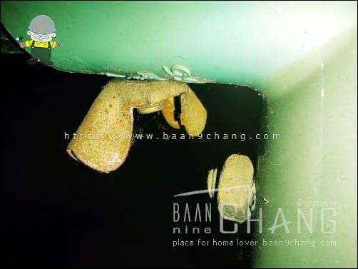 ของเดิมเป็นน็อตหางปลา เพื่อให้ถอดประกอบได้ง่าย แค่นั้นเอง