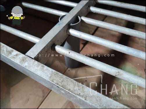 ขยับขาเสริม ชั้นวางของอ่างล้างจาน ให้ลึกเข้าไปสักหน่อย เวลายืนล้างจาน ขาจะได้ไม่เตะ นิ้วเท้าเราจะได้ปลอดภัย