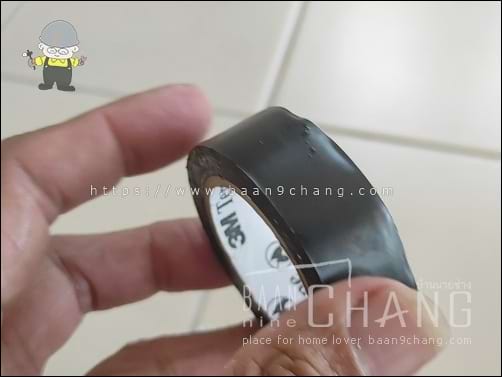 ปิดปลายหลอดฉีด ด้วยเทปพันสายไฟ เหนียว ยืดได้มาก และทึบแสง
