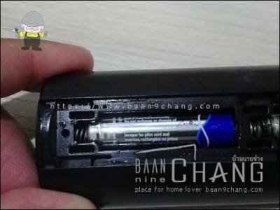 รีโมทคอนโทรลเสีย เพราะถ่านมีน้ำเยิ้ม หรือถ่านเน่า ซ่อมได้ไหม? สภาพเยิ้มขนาดนี้ แสดงว่าเกิดขึ้นนานแล้ว ต้องลุ้นดู
