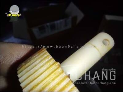 พัดลม ส่าย เสียงดัง มาจากเฟืองส่ายพัดลม ตัวนี้ แกนมันสึกไปแล้ว