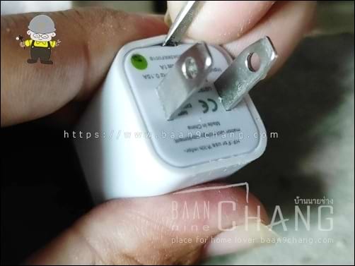 Mobile Charger ตัวละ 10 กว่าบาท ดัดแปลง แก้ไข นิดนึง ก็ใช้เป็น Power Supply ให้อุปกรณ์ IOT แบบ DIY ได้สบายๆ