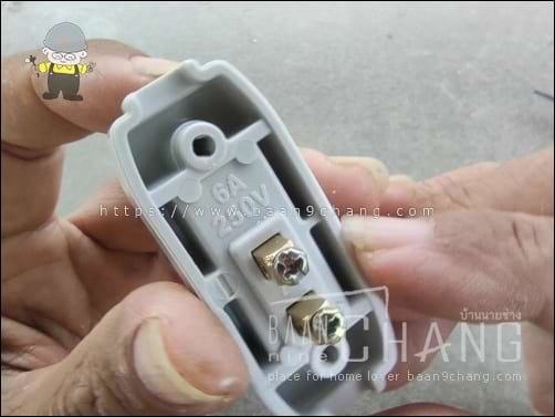 พิกัดกระแส 6A ที่แรงดัน 220V คิดเป็นกำลังไฟที่ 1200W โดยประมาณ และเราไม่ควรต่ออุปกรณ์ไฟฟ้าเกินพิกัดใช้งานที่ระบุเด็ดขาด
